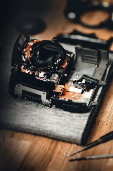 主機自廠家出售之日起保修1年